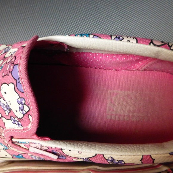 HELLO KITTY VANS SPEC EDITION PINK SLIP ONS - Picture 6 of 8